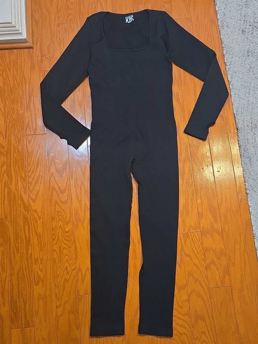 Black Long-Sleeve Scoop Neck Jumpsuit Size Large Nwot